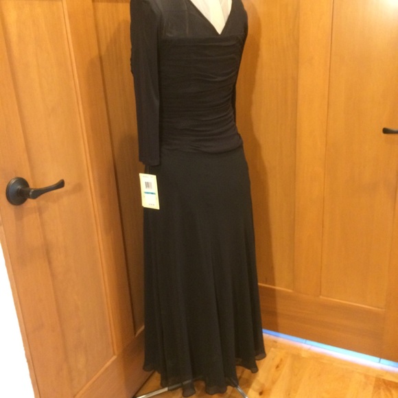 Sangria Fully Lined Black Midi Dress 16 NWT - Picture 4 of 15